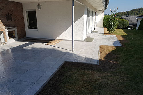 Platten und Fliesen im Aussenbereich